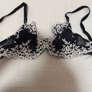 Black and White Lace Bra wacoal